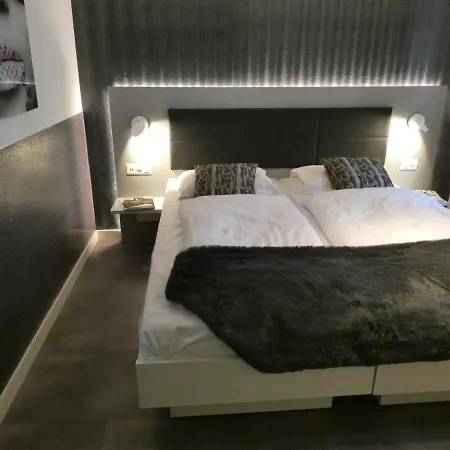 & Elegant Apartments,partially With Fireplace, By Церматт