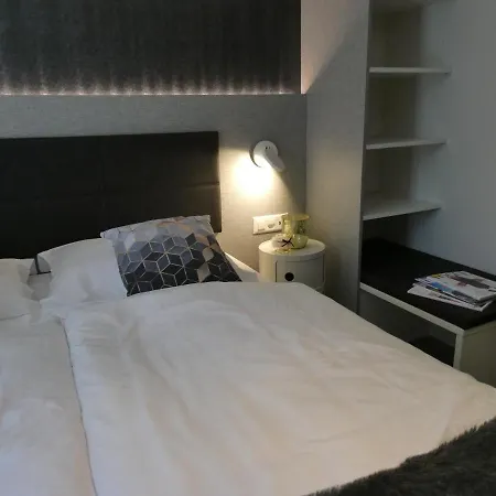 Apartamento & Elegant Apartments,partially With Fireplace, By *