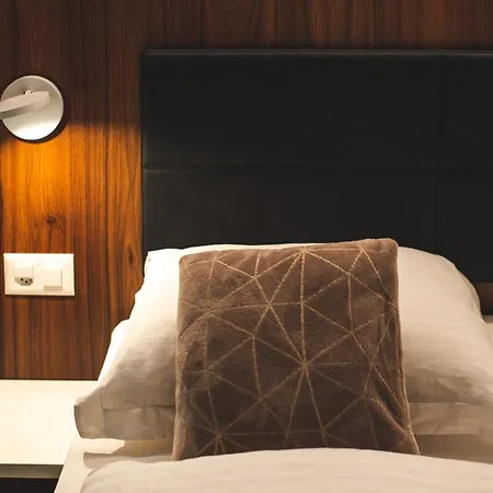 Central & Elegant Apartments,Partially With Fireplace, By Zermatt Rental