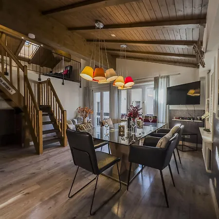 & Elegant Apartments,partially With Fireplace, By Apartamento