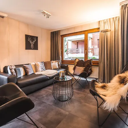 公寓 & Elegant Apartments,partially With Fireplace, By