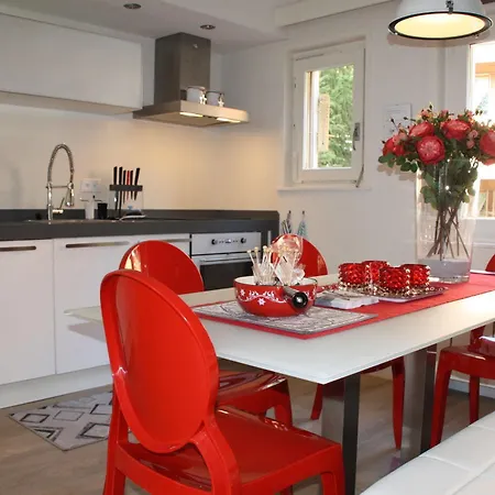 Apartamento & Elegant Apartments,partially With Fireplace, By *