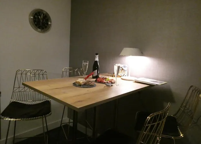 Appartamento & Elegant Apartments,partially With Fireplace, By