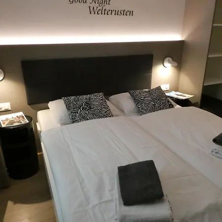 & Elegant Apartments,partially With Fireplace, By زيرمات