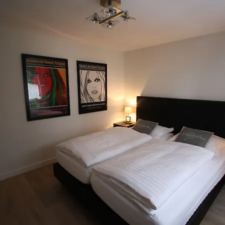 & Elegant Apartments,partially With Fireplace, By شقة زيرمات