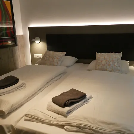 & Elegant Apartments,partially With Fireplace, By شقة