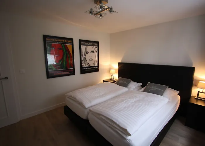 & Elegant Apartments,partially With Fireplace, By شقة زيرمات