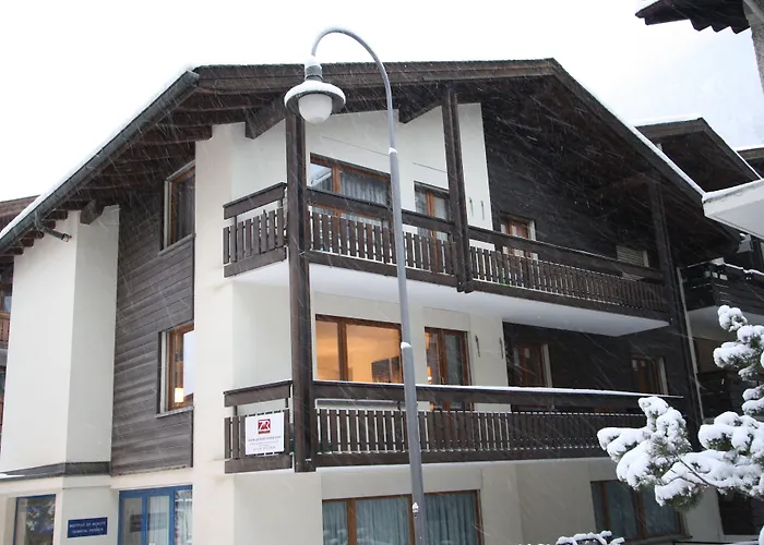 & Elegant Apartments,partially With Fireplace, By شقة زيرمات