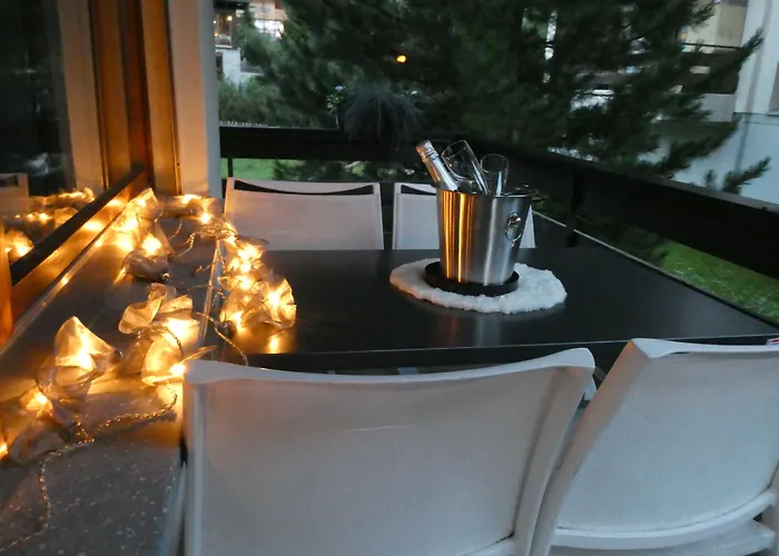 & Elegant Apartments,partially With Fireplace, By شقة زيرمات