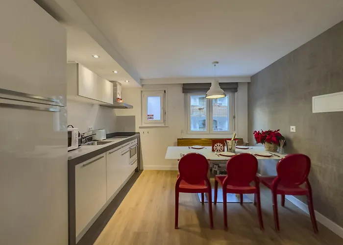 & Elegant Apartments,partially With Fireplace, By * زيرمات